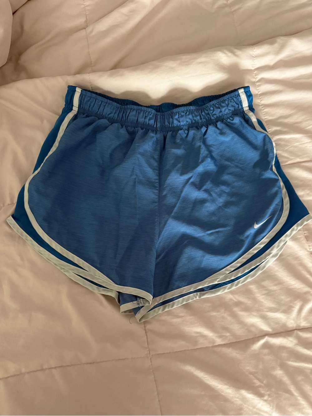 Nike Women's Blue Dri-FIT Tempo Mid-Rise Brief-Lined Running Shorts